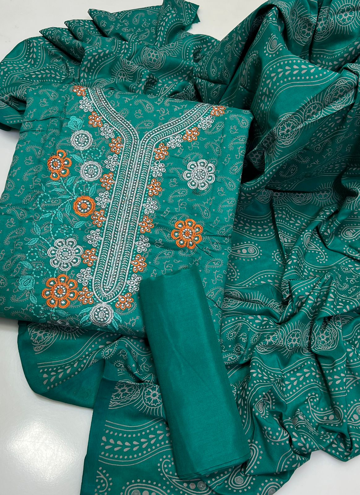 4PC winter Lilan Embroidery Dress