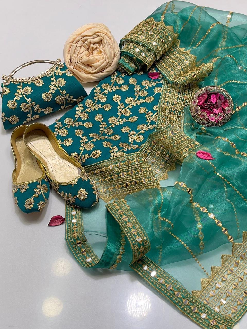 5 PC Embroidered Suit (Khussa & Clutch Free)